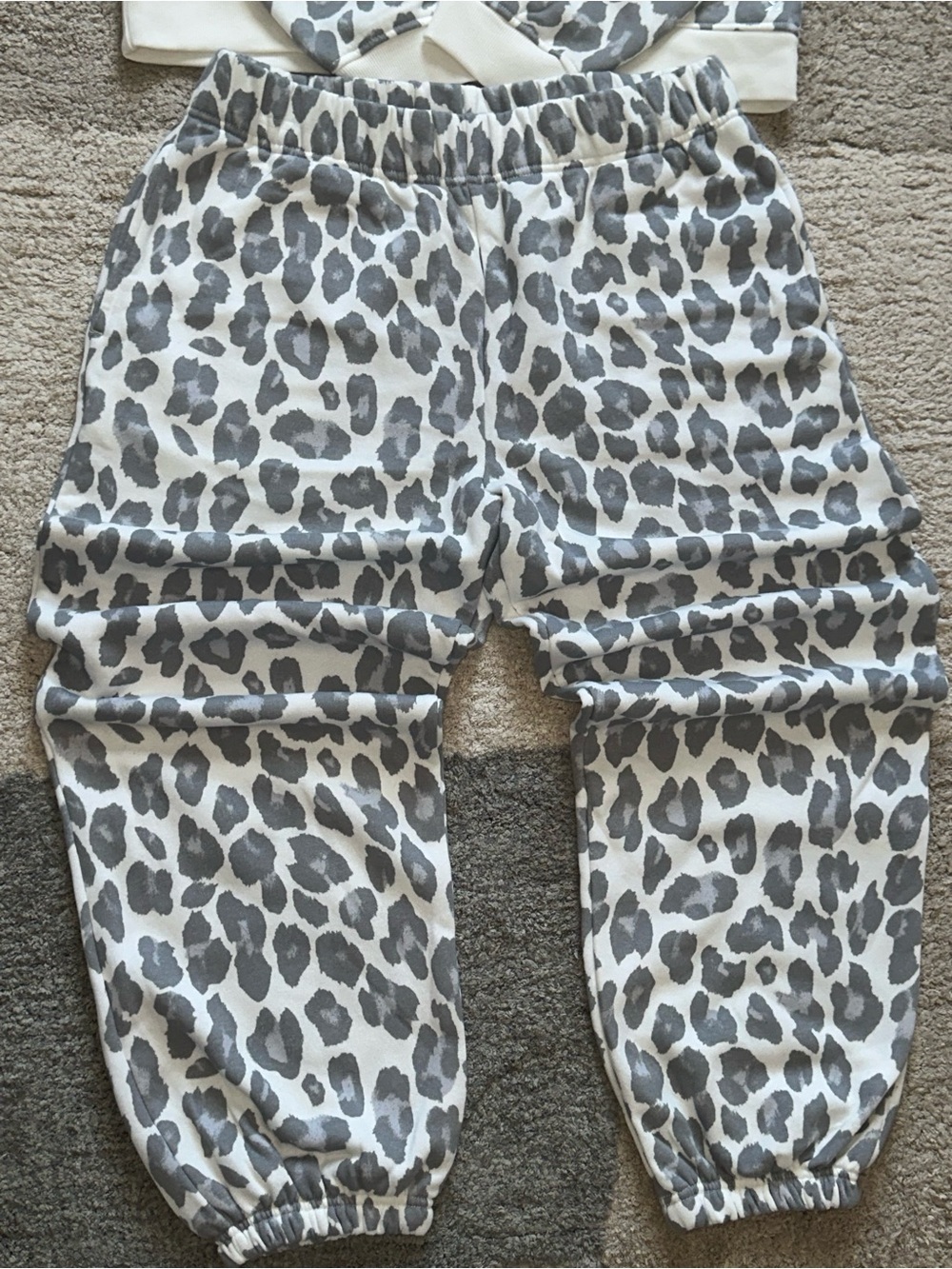 Xersion Gray & White Leopard Cropped Hoodie and Joggers Set - Picture 4 of 4